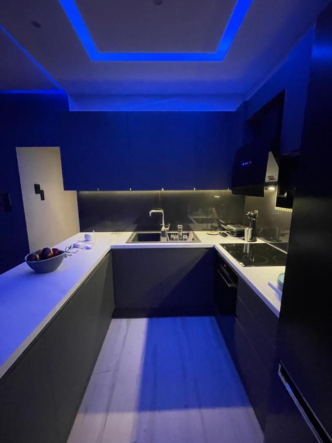 Luxury 3 Bedroom Apartment In Kiato Center Kültér fotó