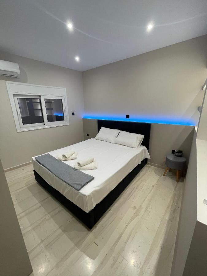 Luxury 3 Bedroom Apartment In Kiato Center Kültér fotó