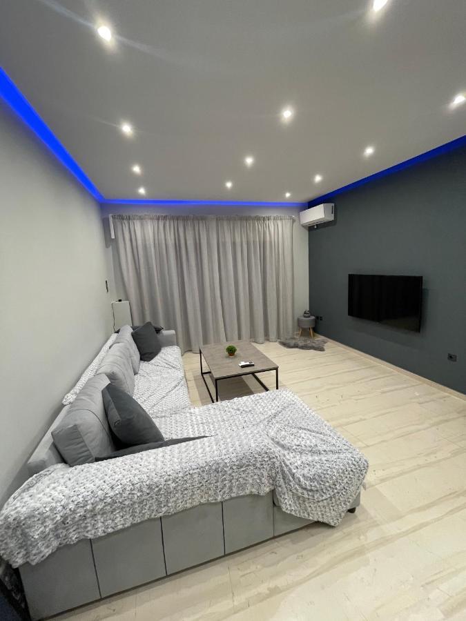 Luxury 3 Bedroom Apartment In Kiato Center Kültér fotó