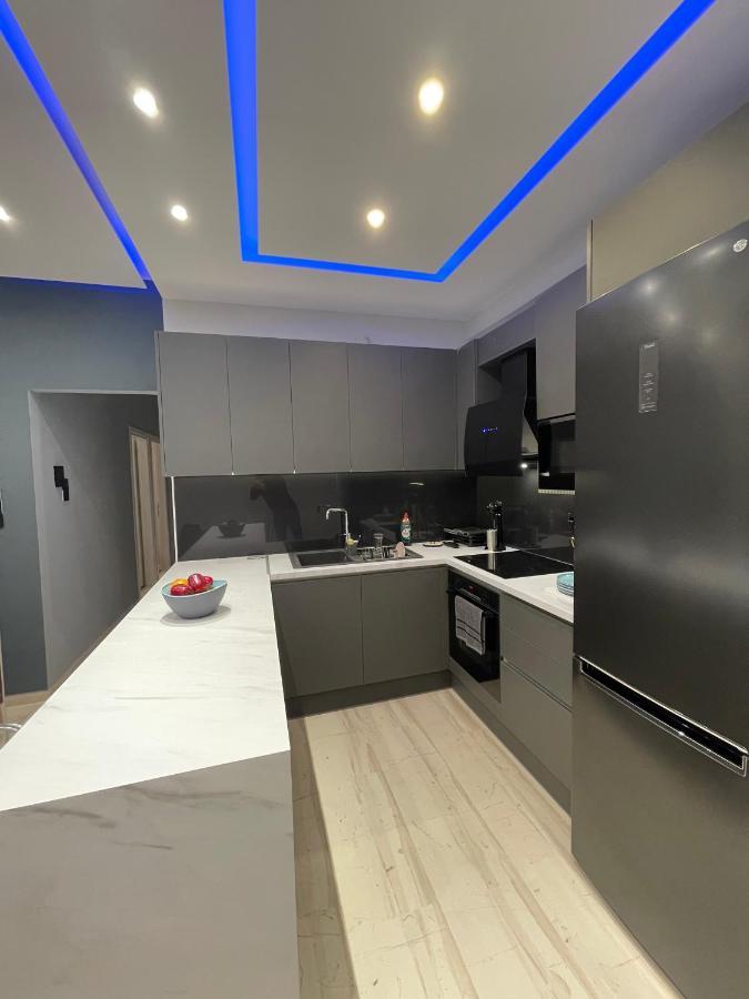 Luxury 3 Bedroom Apartment In Kiato Center Kültér fotó